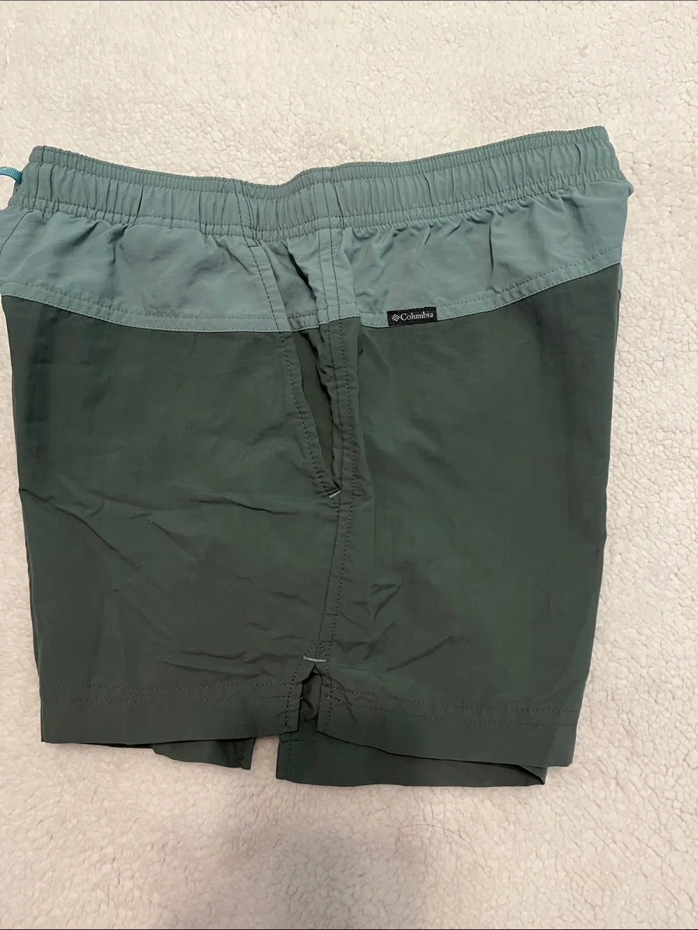 Columbia Two-Tone Green Athletic Shorts